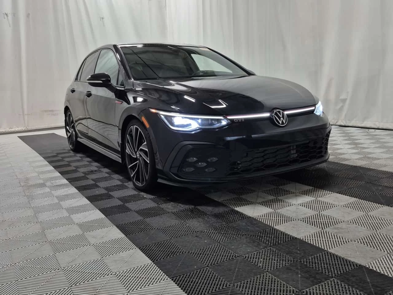 VW Golf GTI * PERFORMANCE * CARFAX * , снимка 2 - Автомобили и джипове - 56718677