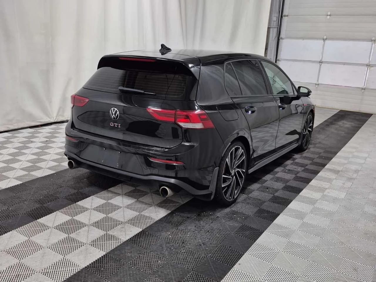 VW Golf GTI * PERFORMANCE * CARFAX * , снимка 3 - Автомобили и джипове - 56718677