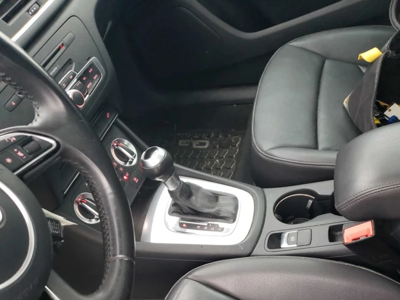 Audi Q3 2015 QUATTRO * БЕЗ ПЪРВОНАЧАЛНА ВНОСКА* , снимка 9 - Автомобили и джипове - 52662138