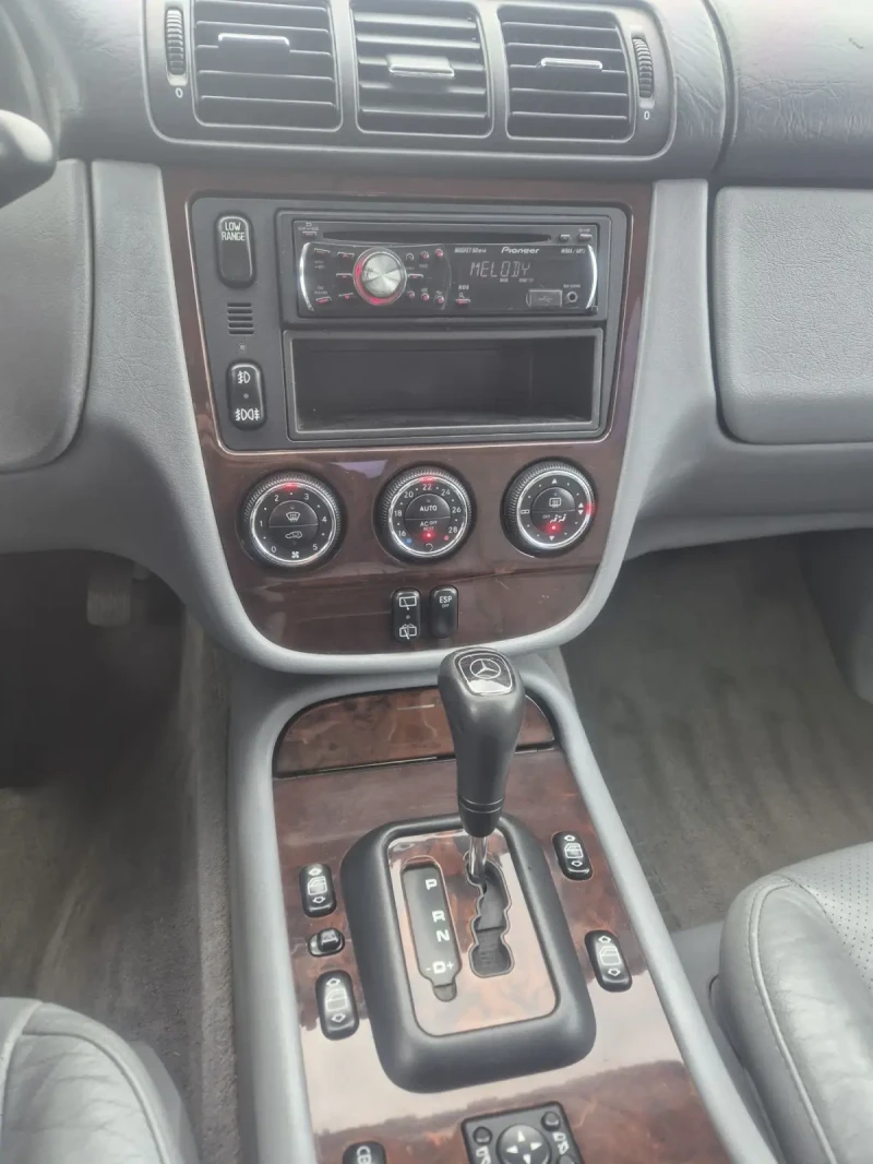 Mercedes-Benz ML 270, снимка 6 - Автомобили и джипове - 53006609