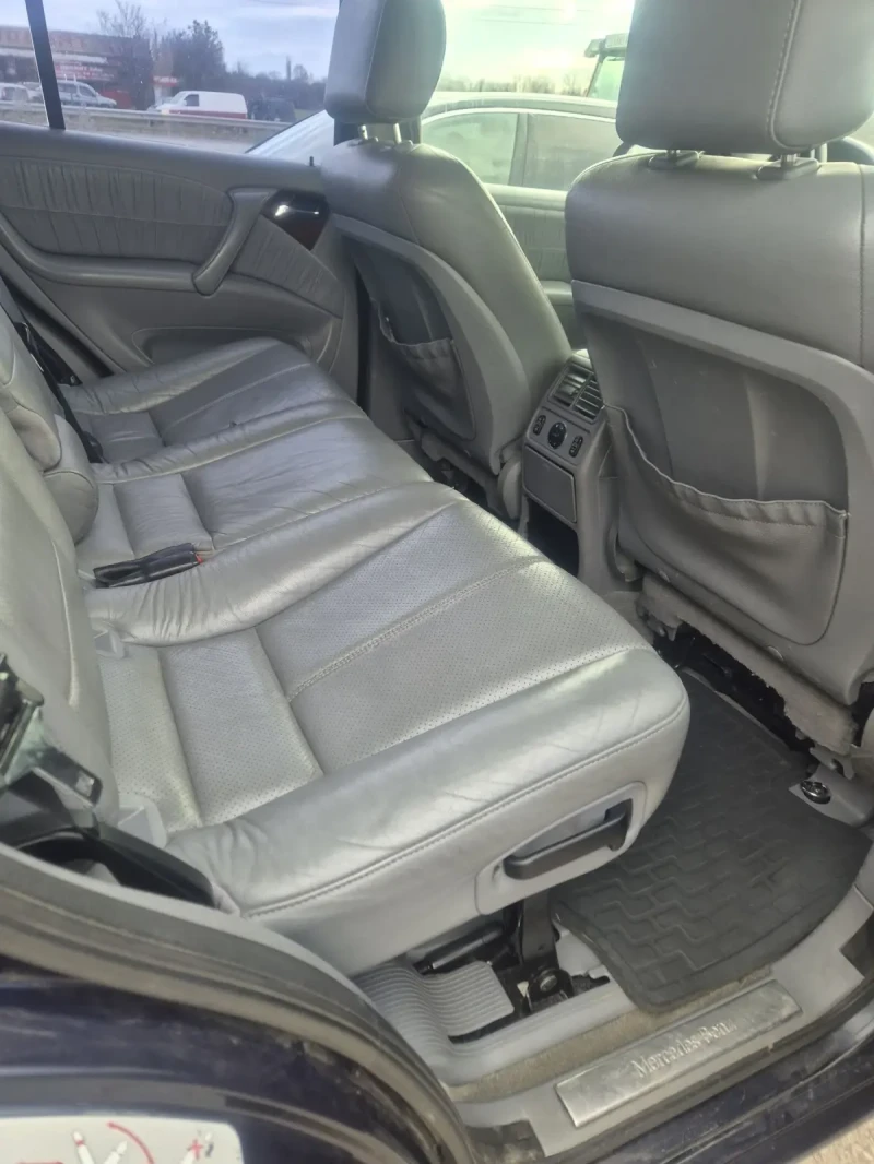 Mercedes-Benz ML 270, снимка 10 - Автомобили и джипове - 53006609