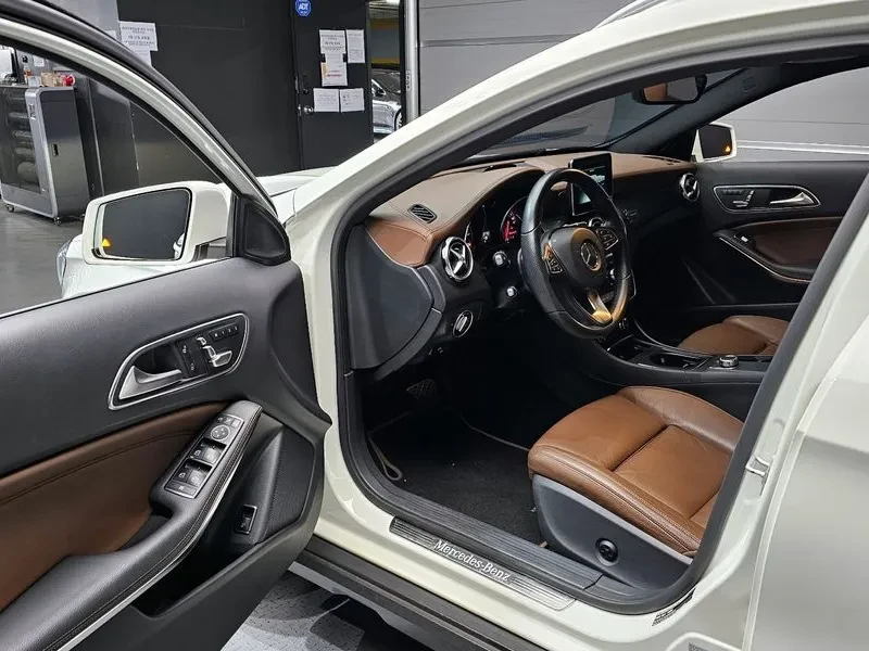 Mercedes-Benz GLA 220 220 PREMIUM, снимка 10 - Автомобили и джипове - 55103338