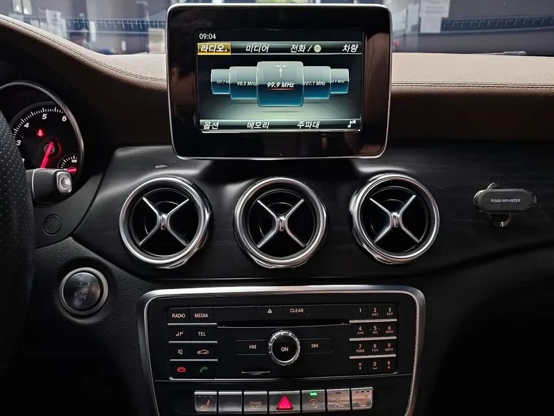 Mercedes-Benz GLA 220 220 PREMIUM, снимка 15 - Автомобили и джипове - 55103338