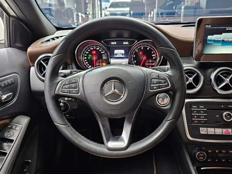 Mercedes-Benz GLA 220 220 PREMIUM, снимка 14 - Автомобили и джипове - 55103338