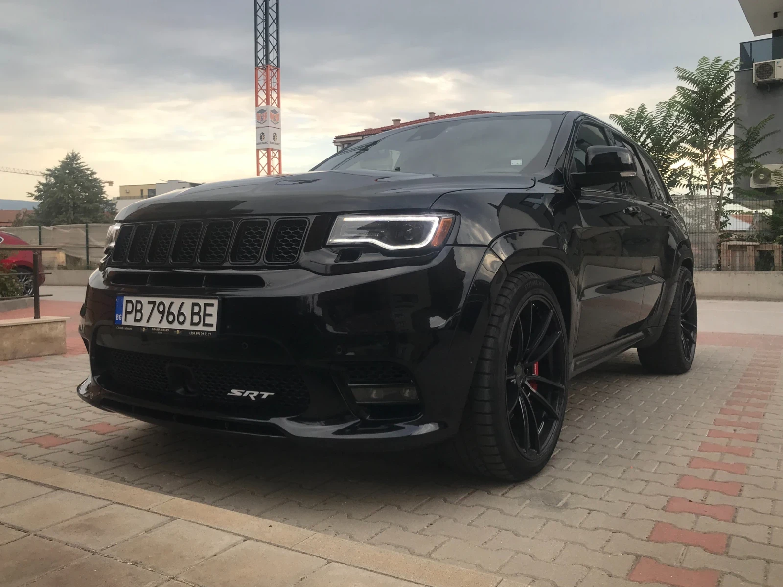 Jeep Grand cherokee SRT - изображение 2