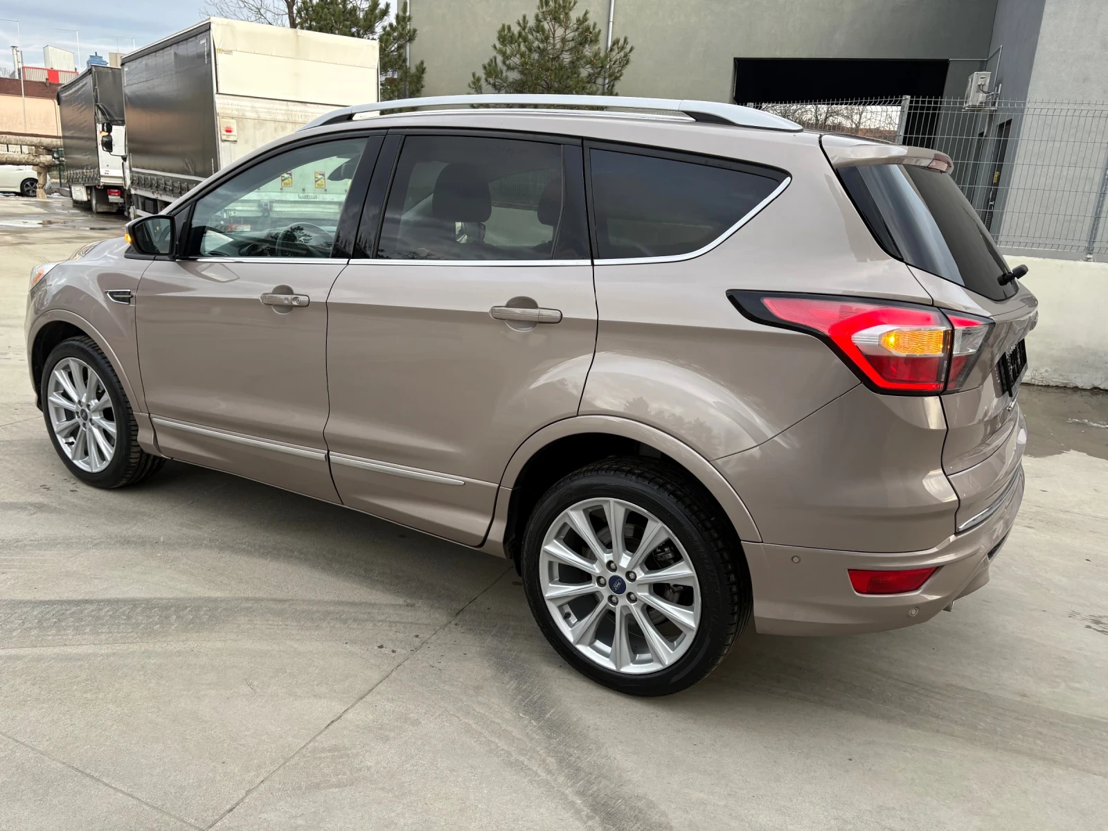 Ford Kuga * 122x km* Vignale* 2.0 diesel* 180hp* Automatic*  - изображение 5
