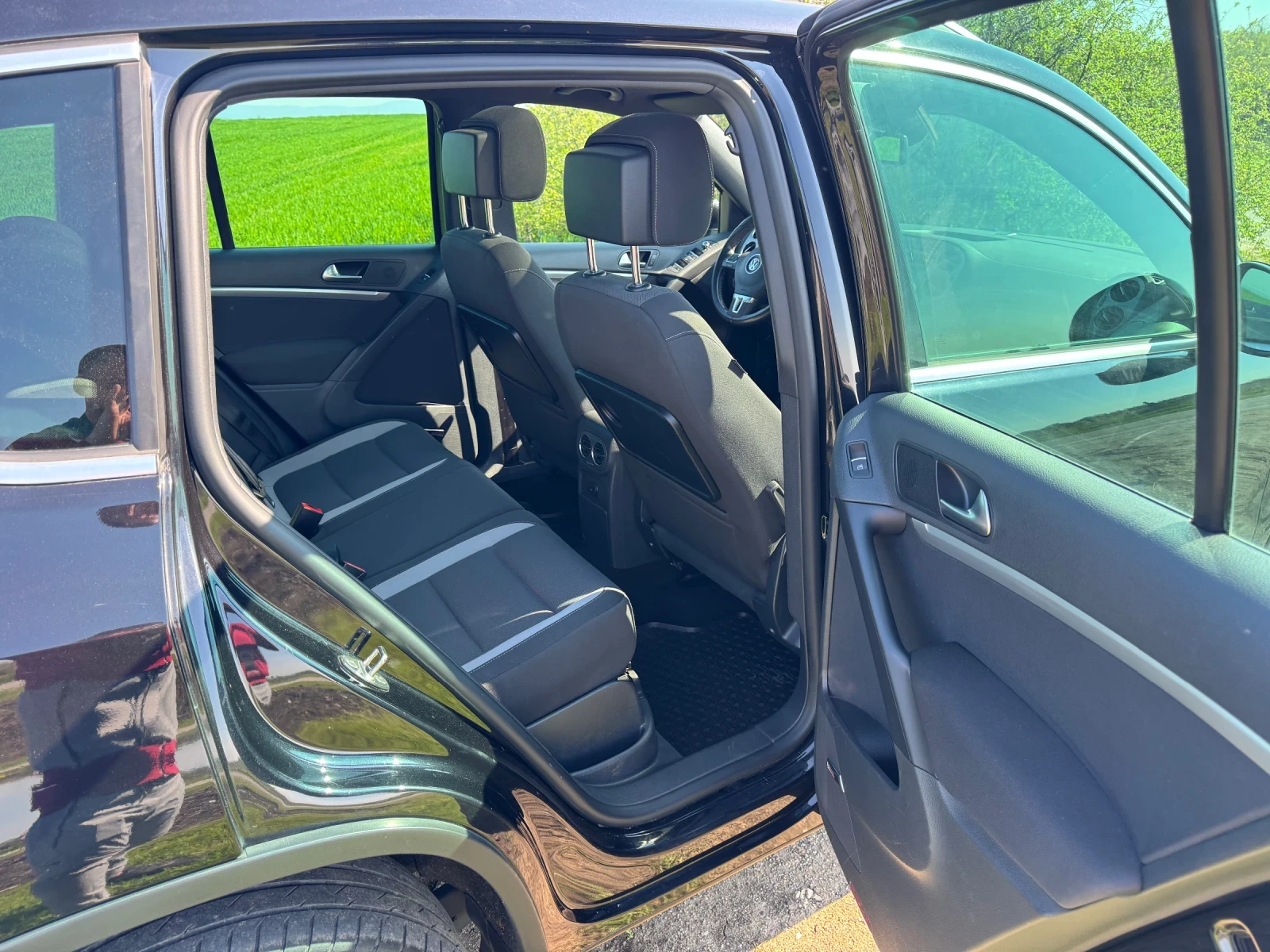 VW Tiguan 2.0TDI 4Motion LIFE PANO DYNAUDIO KEYLESS, снимка 8 - Автомобили и джипове - 54256597