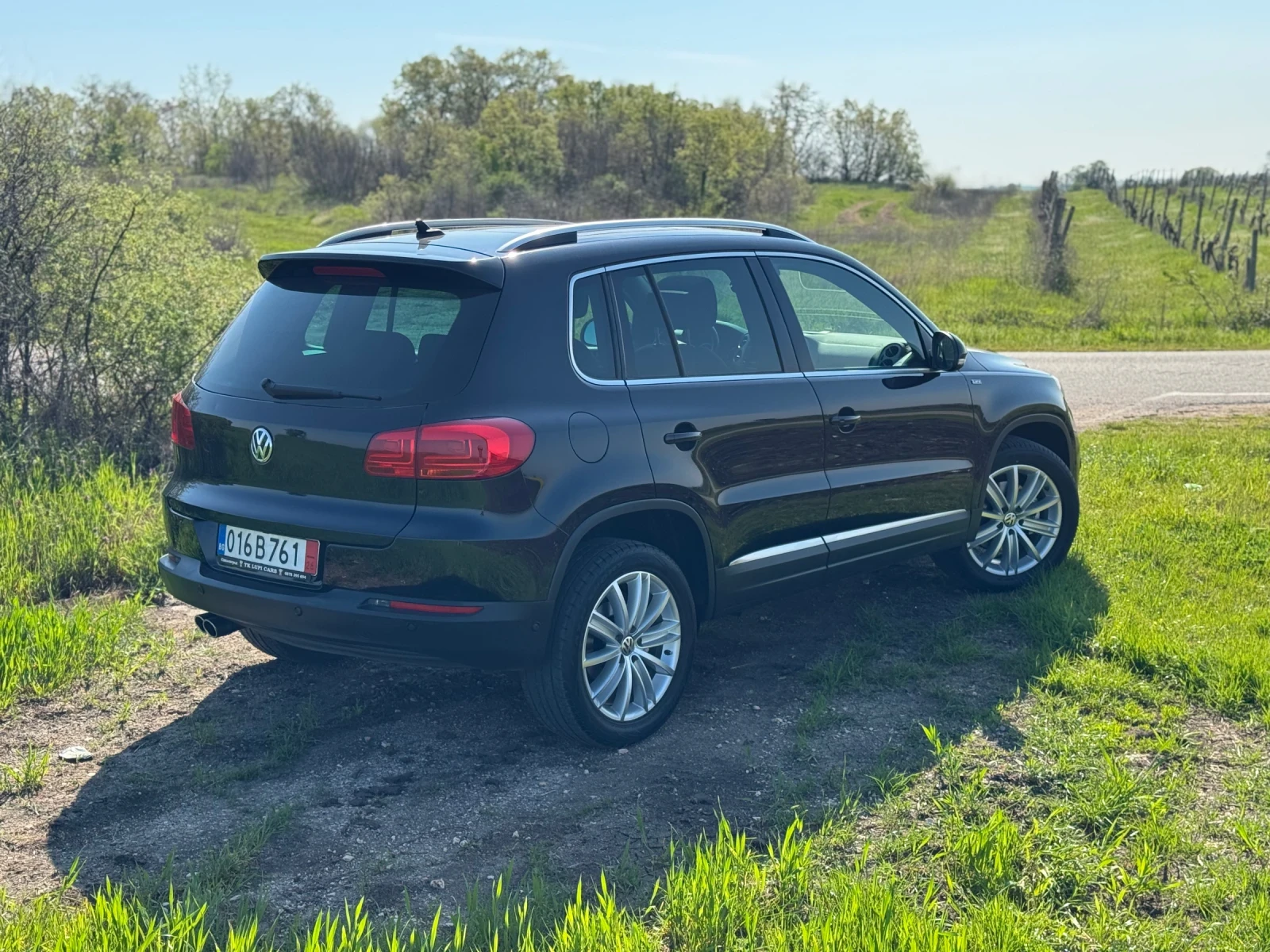 VW Tiguan 2.0TDI 4Motion LIFE PANO DYNAUDIO KEYLESS, снимка 3 - Автомобили и джипове - 54256597