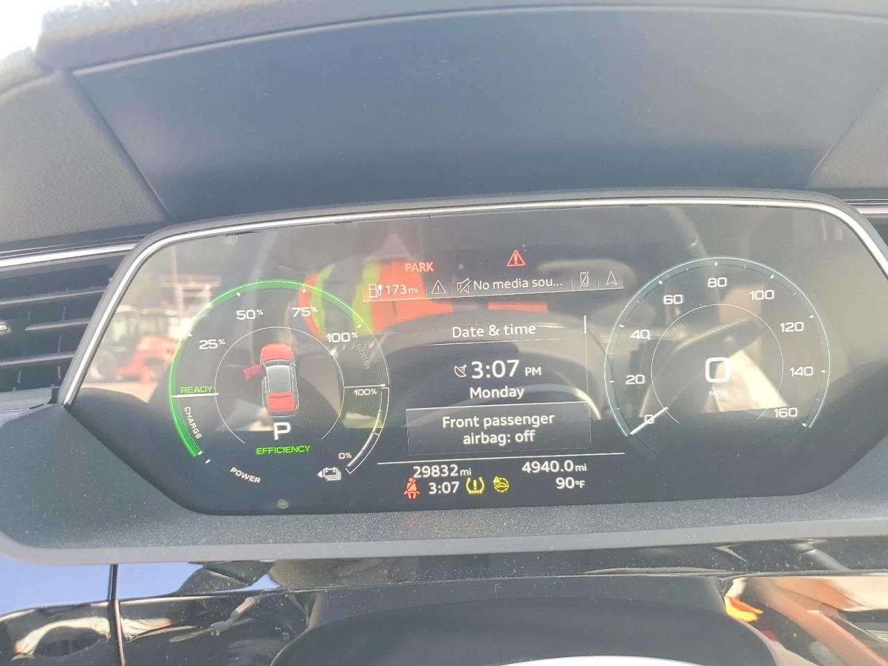 Audi Q8 E-Tron Premium Plus, снимка 9 - Автомобили и джипове - 54268816