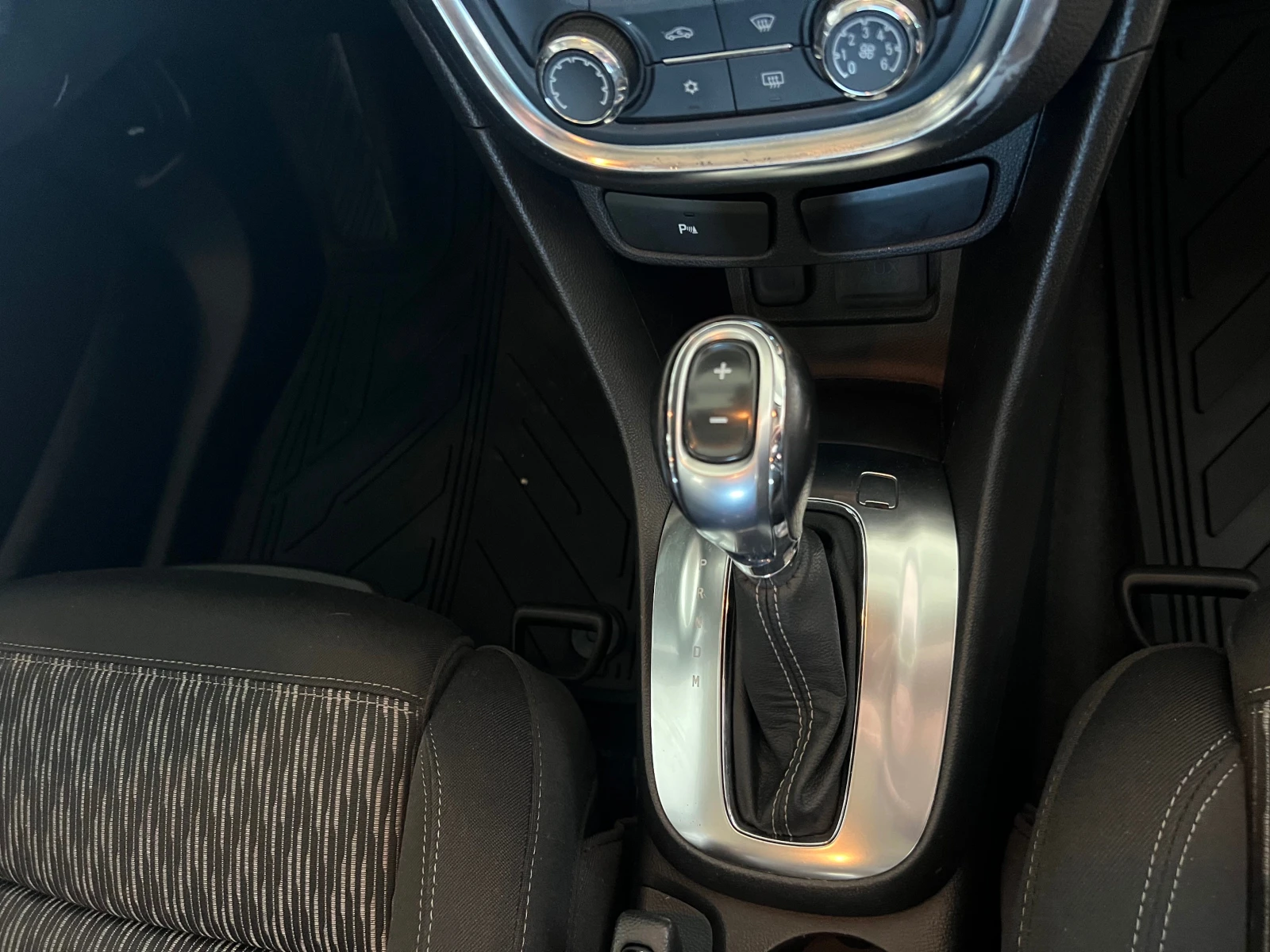 Opel Mokka Германия перфект, снимка 11 - Автомобили и джипове - 54547821