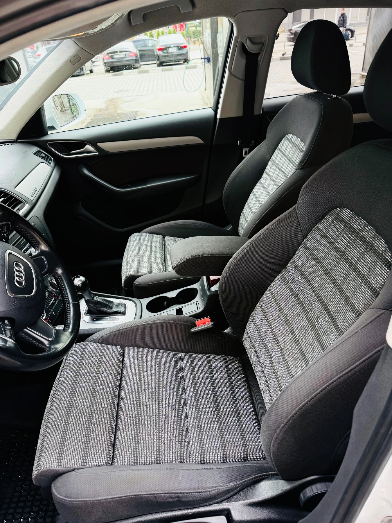 Audi Q3 2.0 TDI , снимка 5 - Автомобили и джипове - 56721648