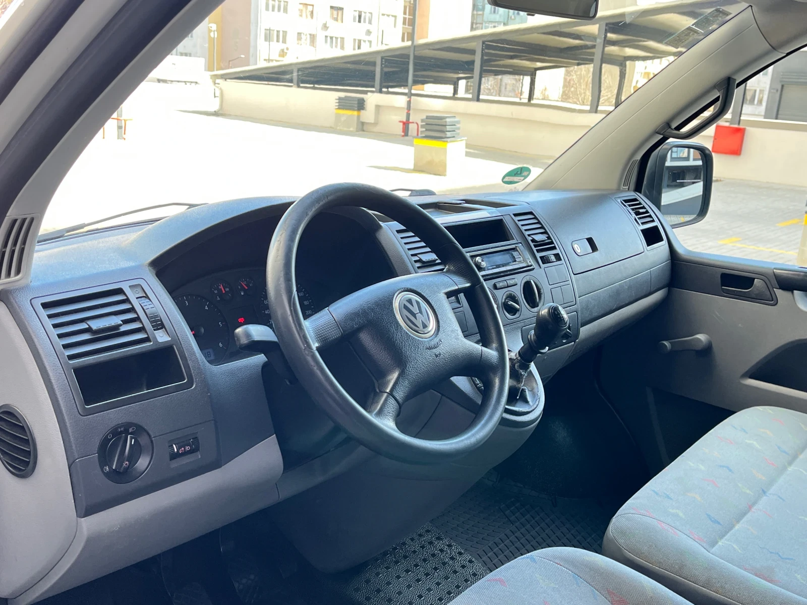 VW Transporter 2.5TDI/131/6СКОРОСТА!, снимка 10 - Бусове и автобуси - 53823890