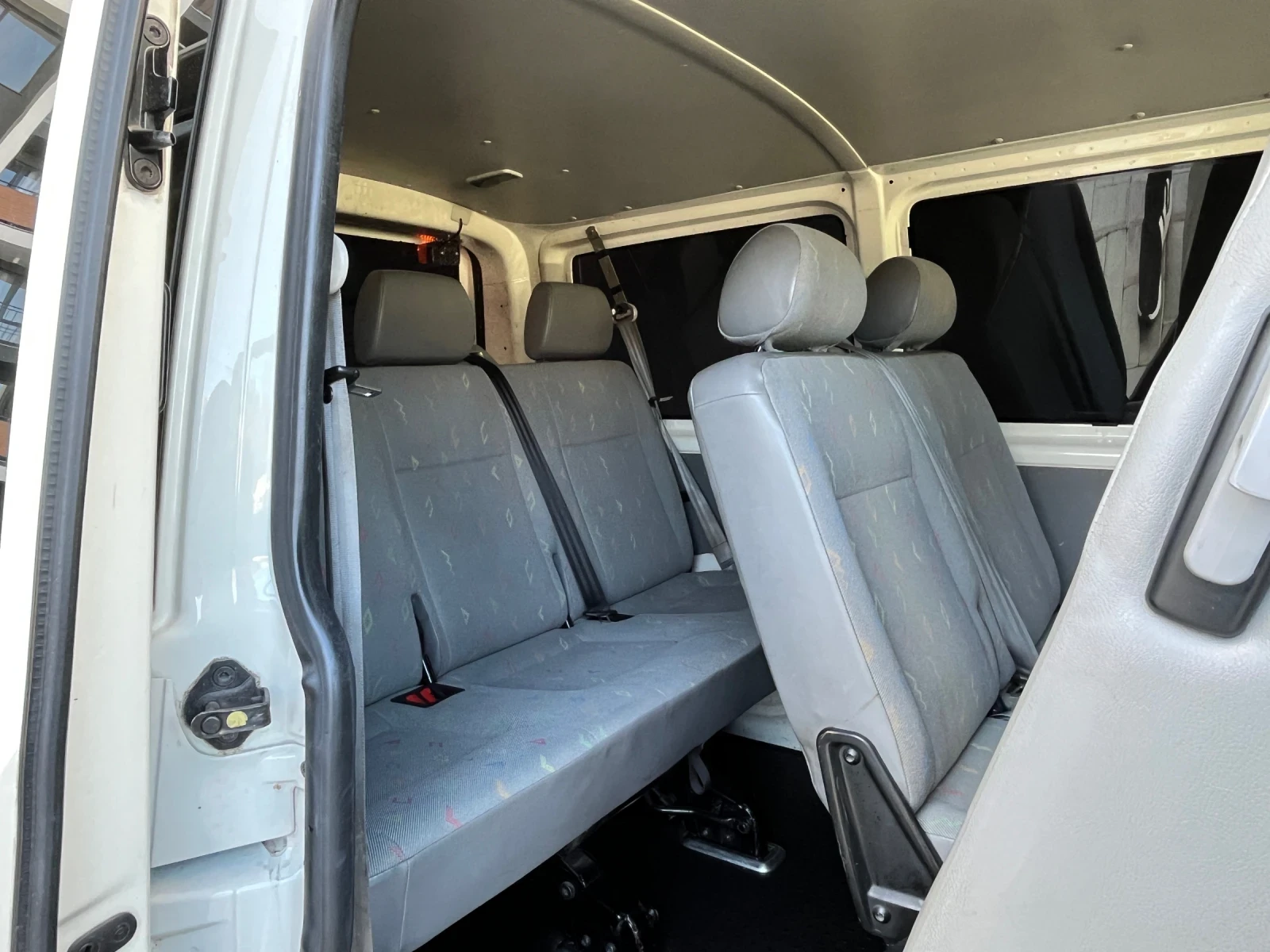 VW Transporter 2.5TDI/131/6СКОРОСТА!, снимка 15 - Бусове и автобуси - 53823890
