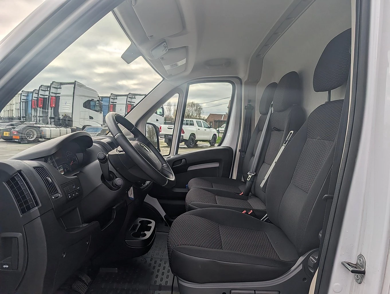 Opel Movano 140 cv l2h1 1 година гаранция, снимка 13 - Бусове и автобуси - 54130842