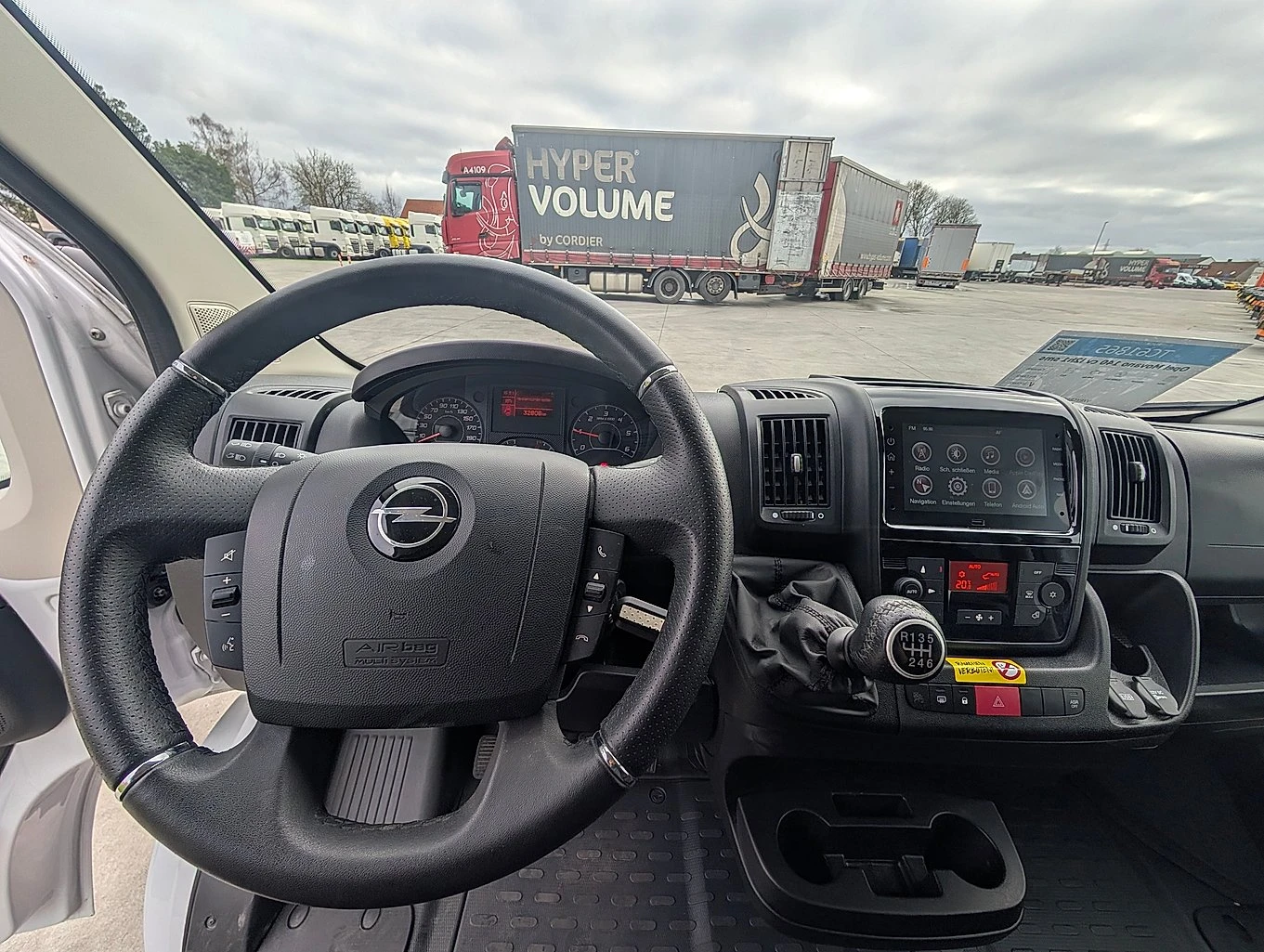 Opel Movano 140 cv l2h1 1 година гаранция, снимка 14 - Бусове и автобуси - 54130842