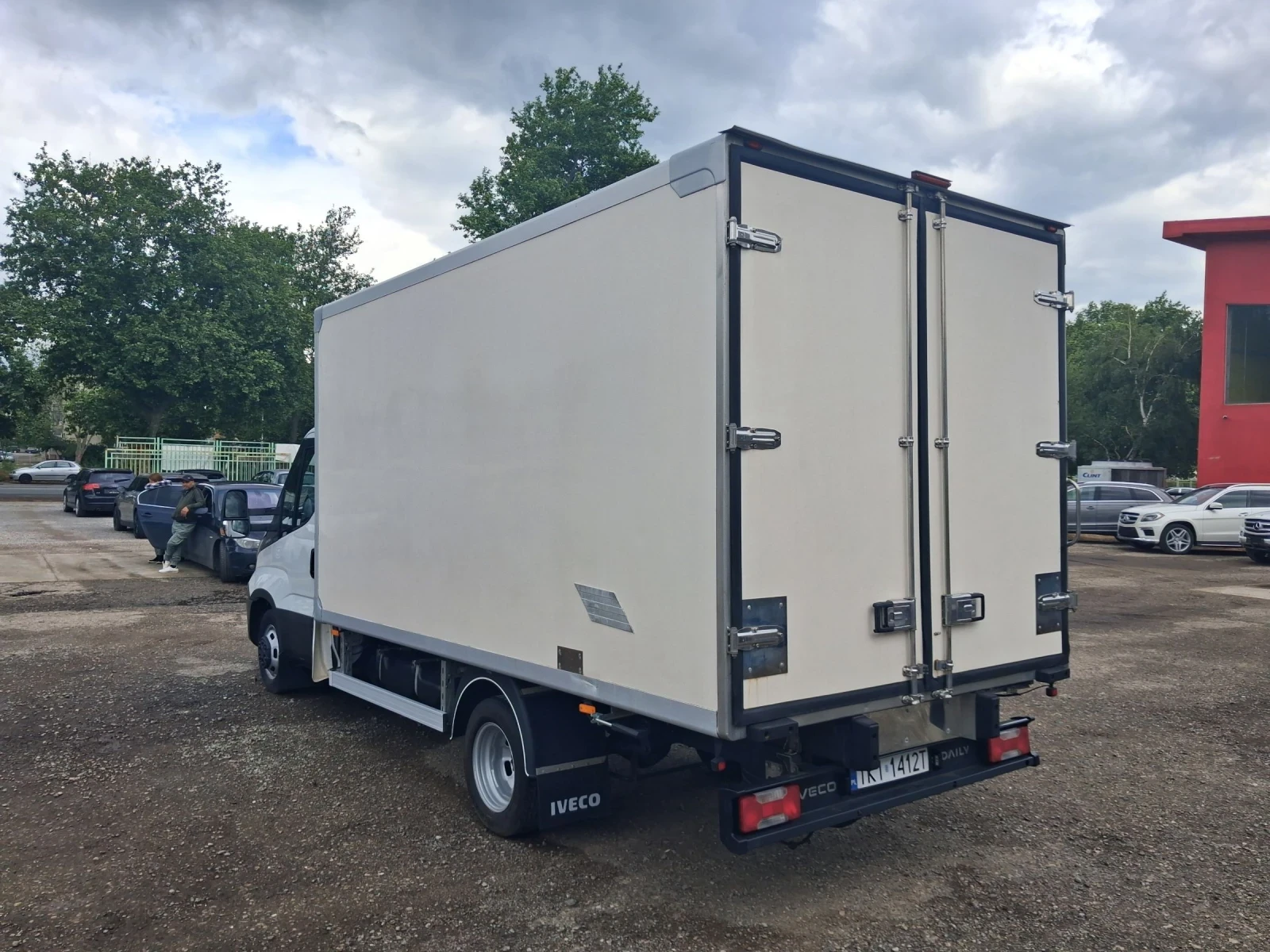 Iveco Daily 3, 0 150 к.с хладилен, 4.20 м. Темпомат,  Клима, снимка 7 - Бусове и автобуси - 54683478