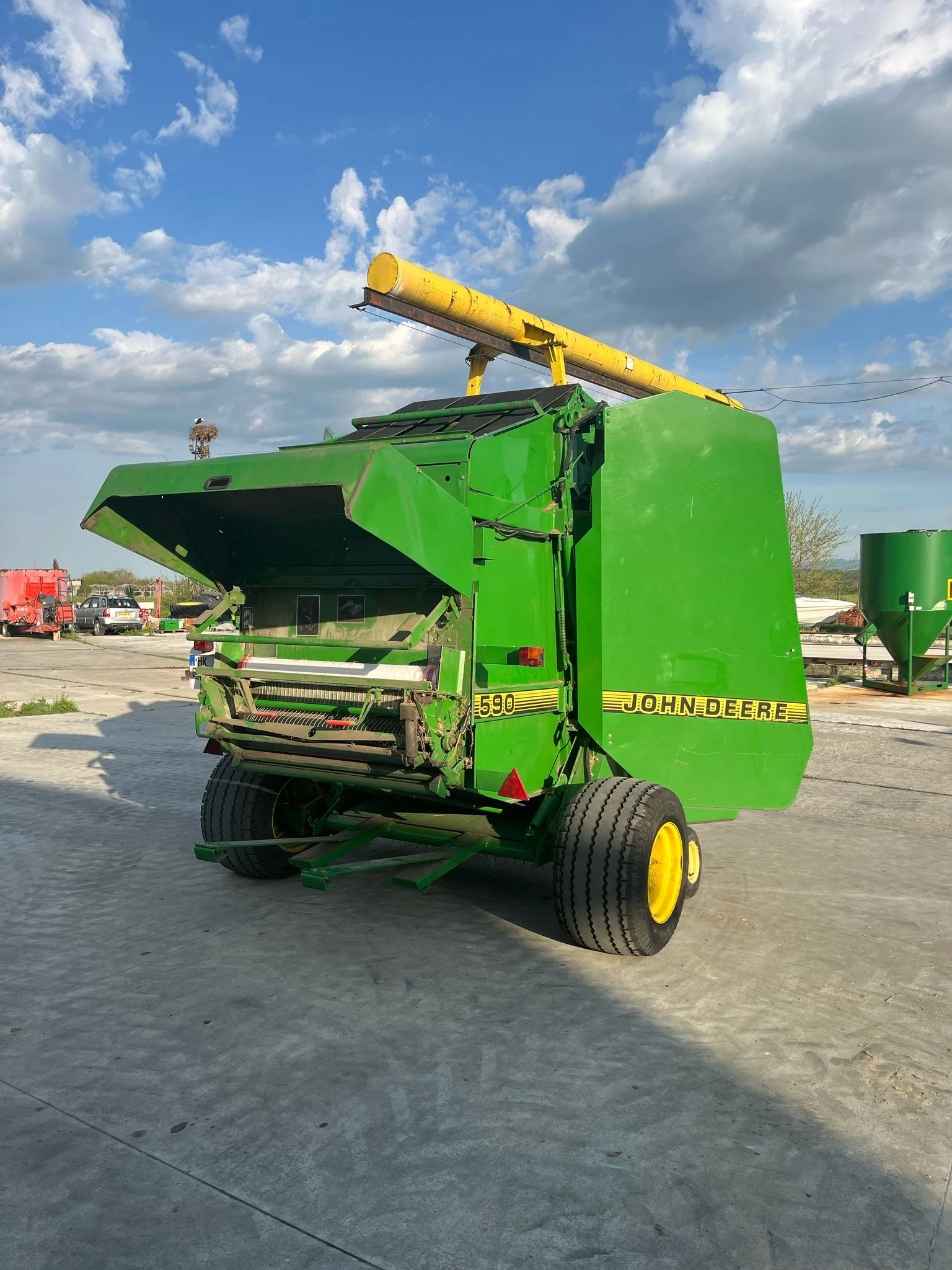 Балировачка John Deere 590 мрежа и сезал  - изображение 8