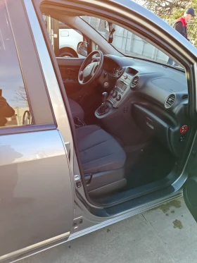 Kia Carens, снимка 10