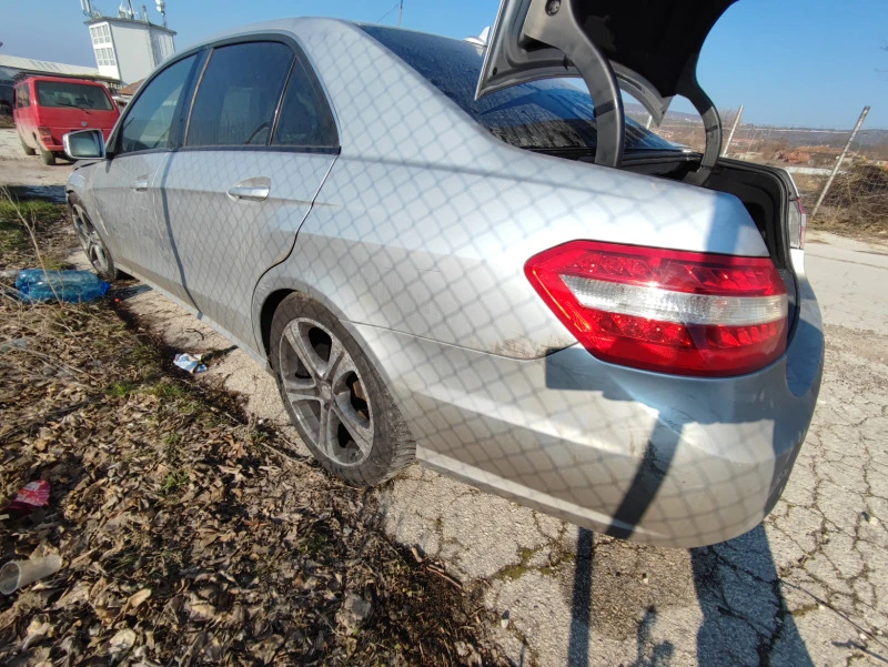 Mercedes-Benz E 200, снимка 5 - Автомобили и джипове - 39676803