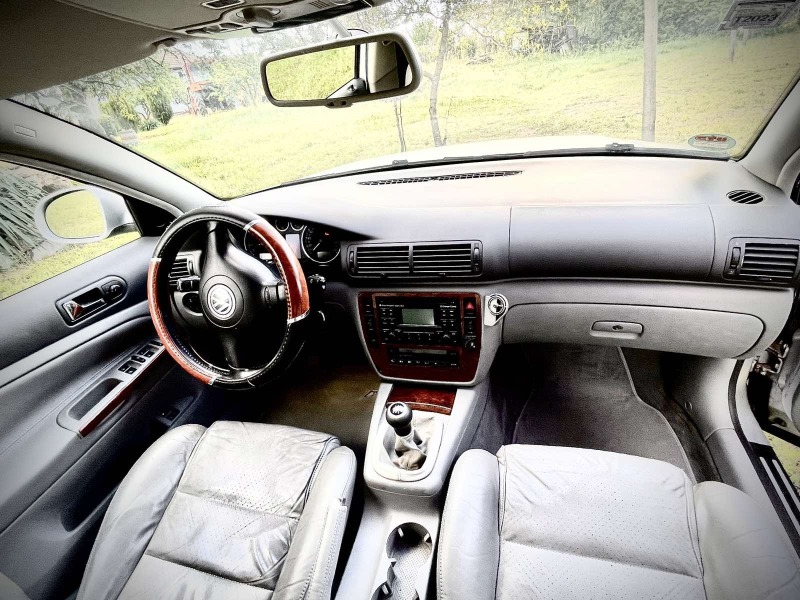 VW Passat, снимка 6 - Автомобили и джипове - 45417859