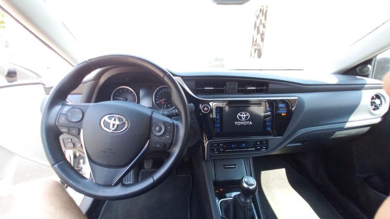 Toyota Corolla 16000 km, снимка 4 - Автомобили и джипове - 46374709