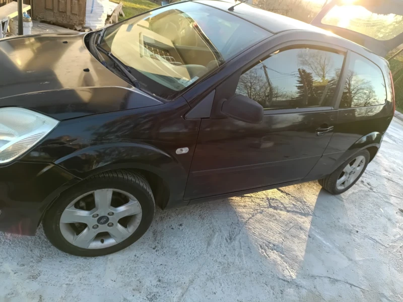 Ford Fiesta 1.6i 16V/100hp, снимка 6 - Автомобили и джипове - 48158758