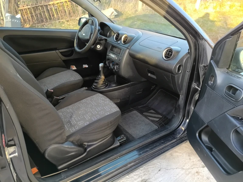 Ford Fiesta 1.6i 16V/100hp, снимка 8 - Автомобили и джипове - 48158758