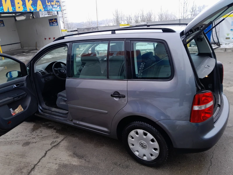 VW Touran, снимка 3 - Автомобили и джипове - 48976140