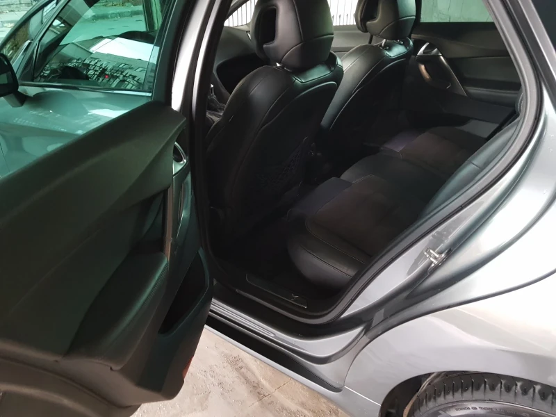Citroen DS5 2.0HDI* Keyless* Panorama* Navi* Camera, снимка 14 - Автомобили и джипове - 51478613