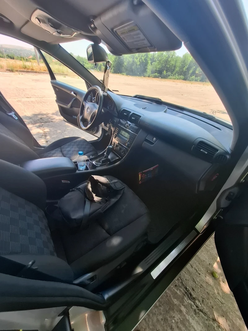 Mercedes-Benz C 200, снимка 5 - Автомобили и джипове - 52702375