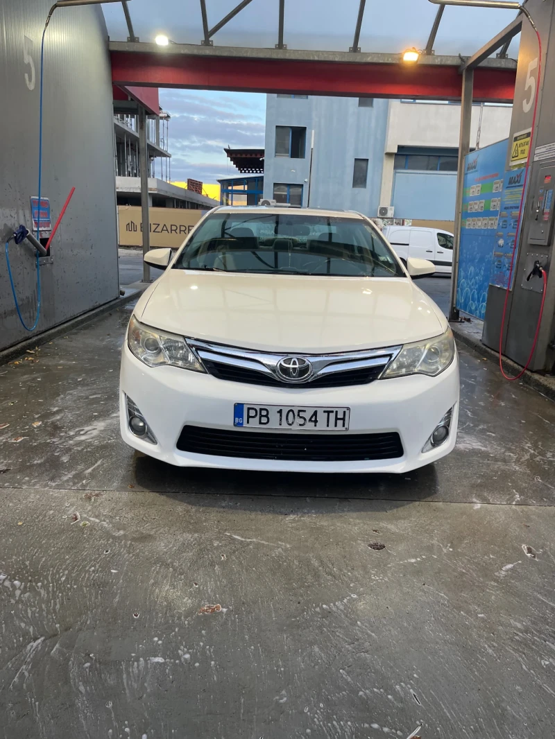 Toyota Camry XLE, снимка 3 - Автомобили и джипове - 52548965