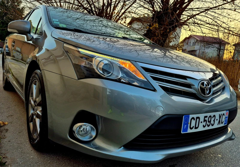Toyota Avensis 2.0d4d-FACE-EXCLUSIVE-верига-нави-6скорости-japan, снимка 5 - Автомобили и джипове - 52868604