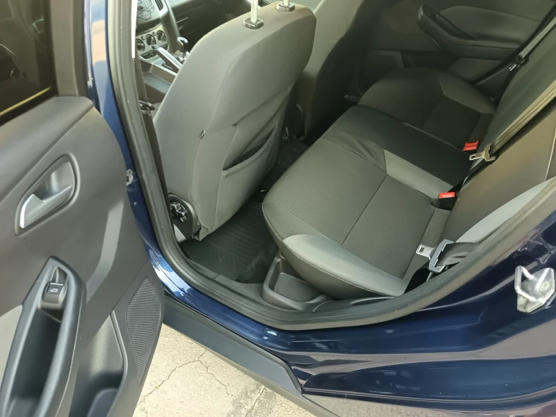 Ford Focus 1.6, снимка 16 - Автомобили и джипове - 53117674