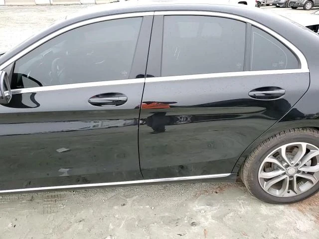 Mercedes-Benz C 300 2.0L 4 Rear-wheel drive, снимка 9 - Автомобили и джипове - 49193169