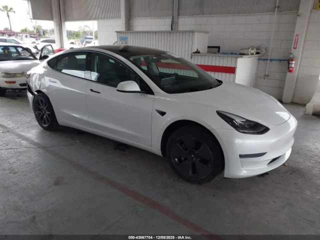 Tesla Model 3 STANDARD RANGE PLUS REAR-WHEEL DRIVE