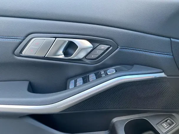 BMW 340 i xDrive M = Shadow Line = Гаранция, снимка 6 - Автомобили и джипове - 53234934