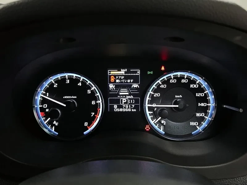 Subaru Levorg 2.0 AWD, снимка 15 - Автомобили и джипове - 54863988