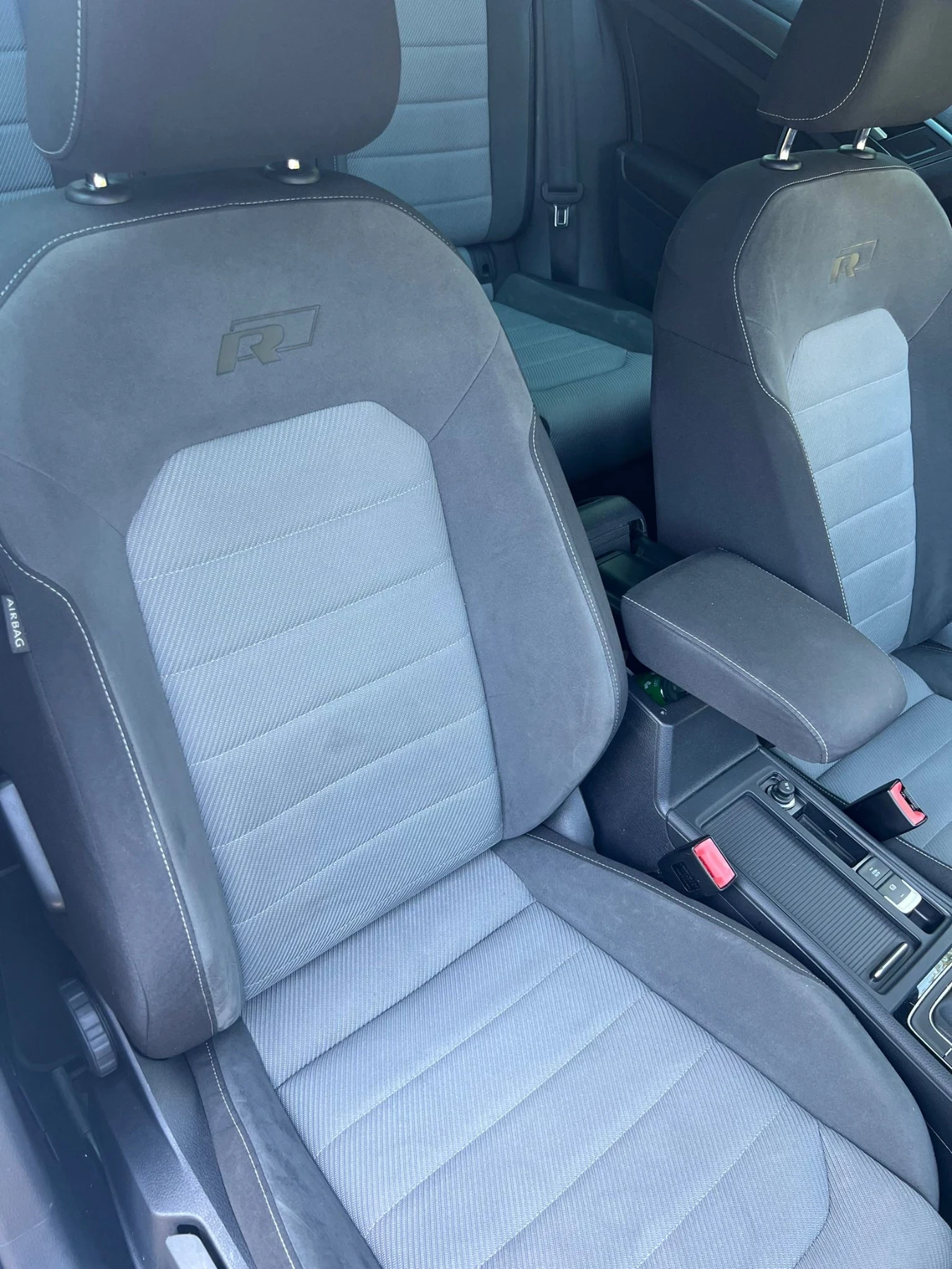 VW Golf 2.0 TDI 3x R-LINE - изображение 10