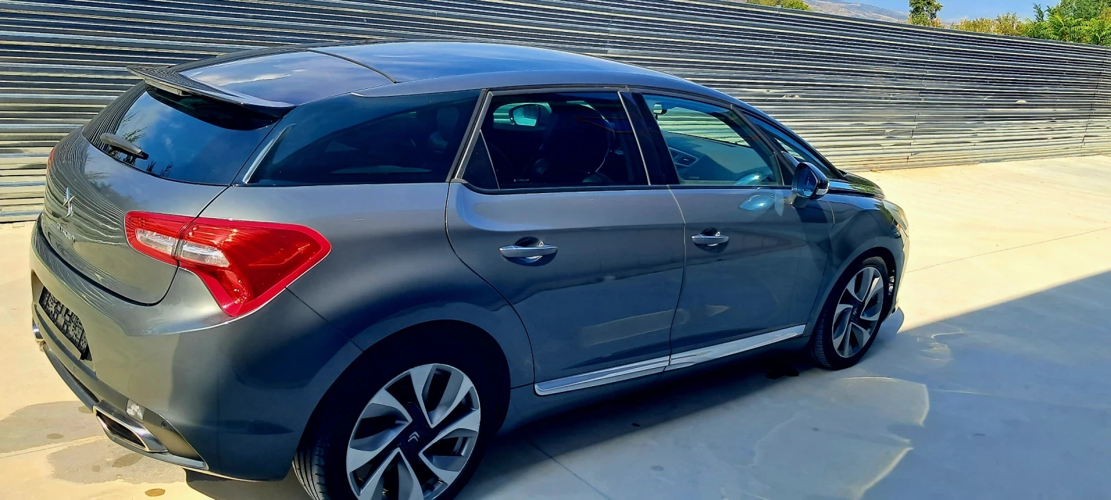 Citroen DS5 2.0HDI* Keyless* Panorama* Navi* Camera - изображение 5
