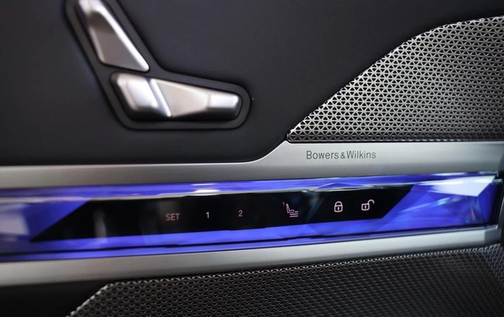 BMW 740 xDrive M-SPort - изображение 7