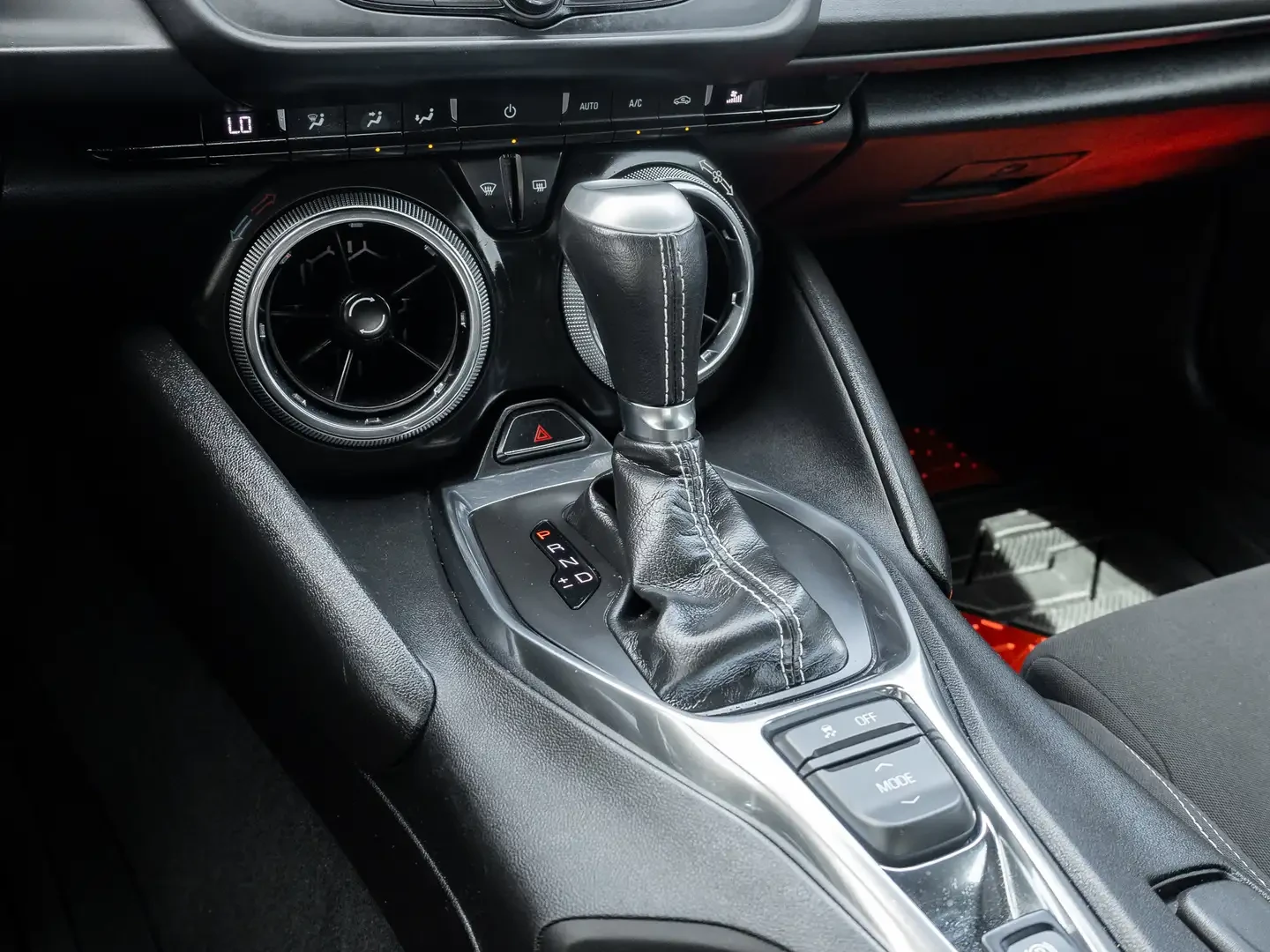 Chevrolet Camaro 2dr Cpe Lt1 Gasoline, снимка 16 - Автомобили и джипове - 54882173