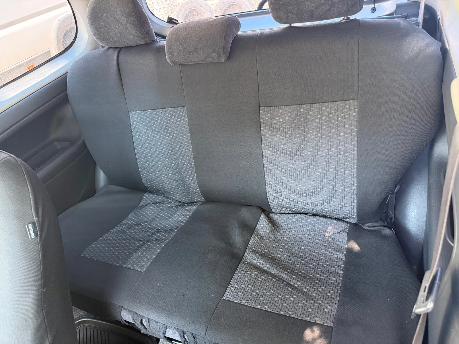 Toyota Yaris 1.3 Бензин Ръчка, снимка 8 - Автомобили и джипове - 54916208