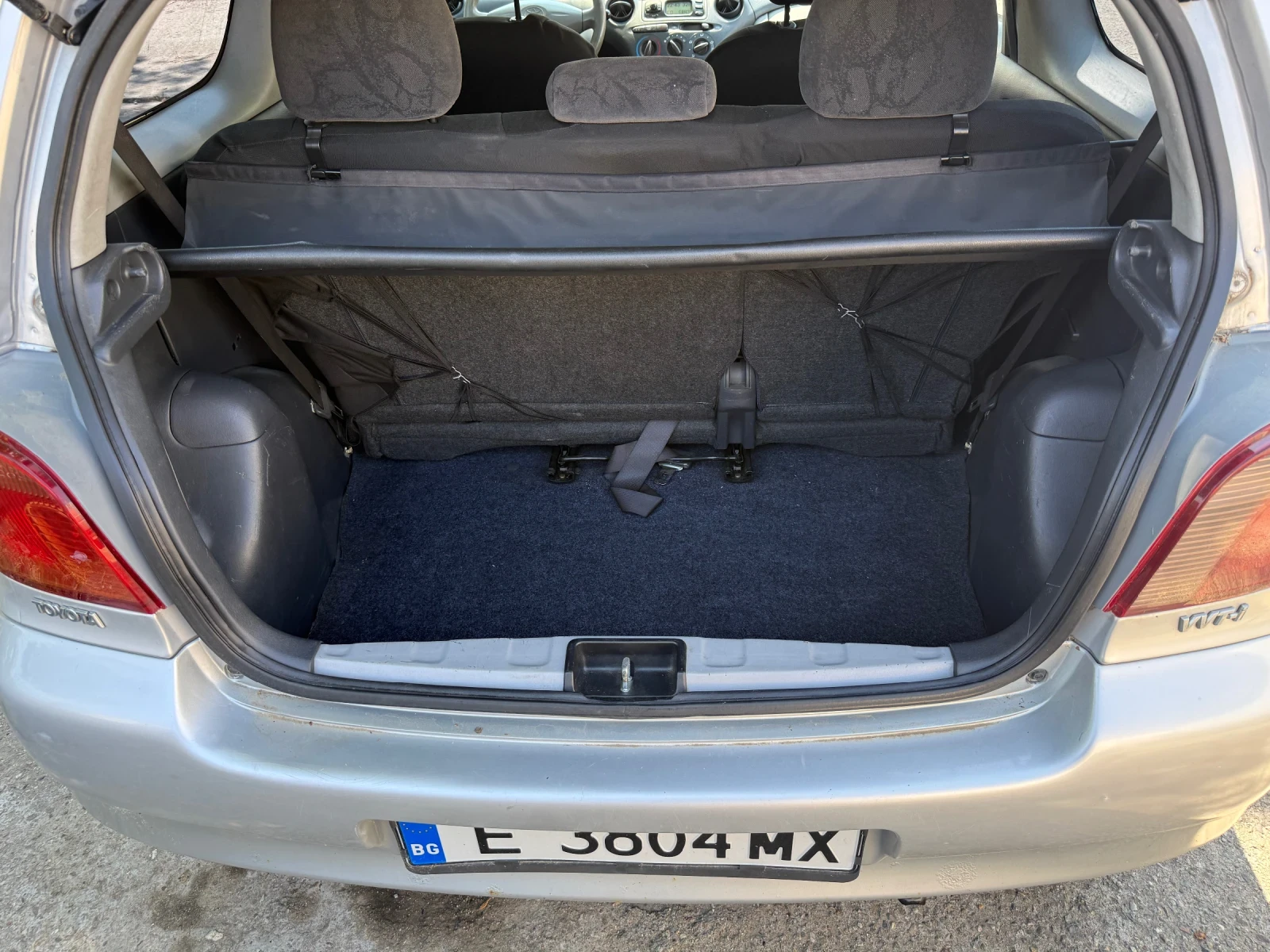 Toyota Yaris 1.3 Бензин Ръчка, снимка 4 - Автомобили и джипове - 54916208
