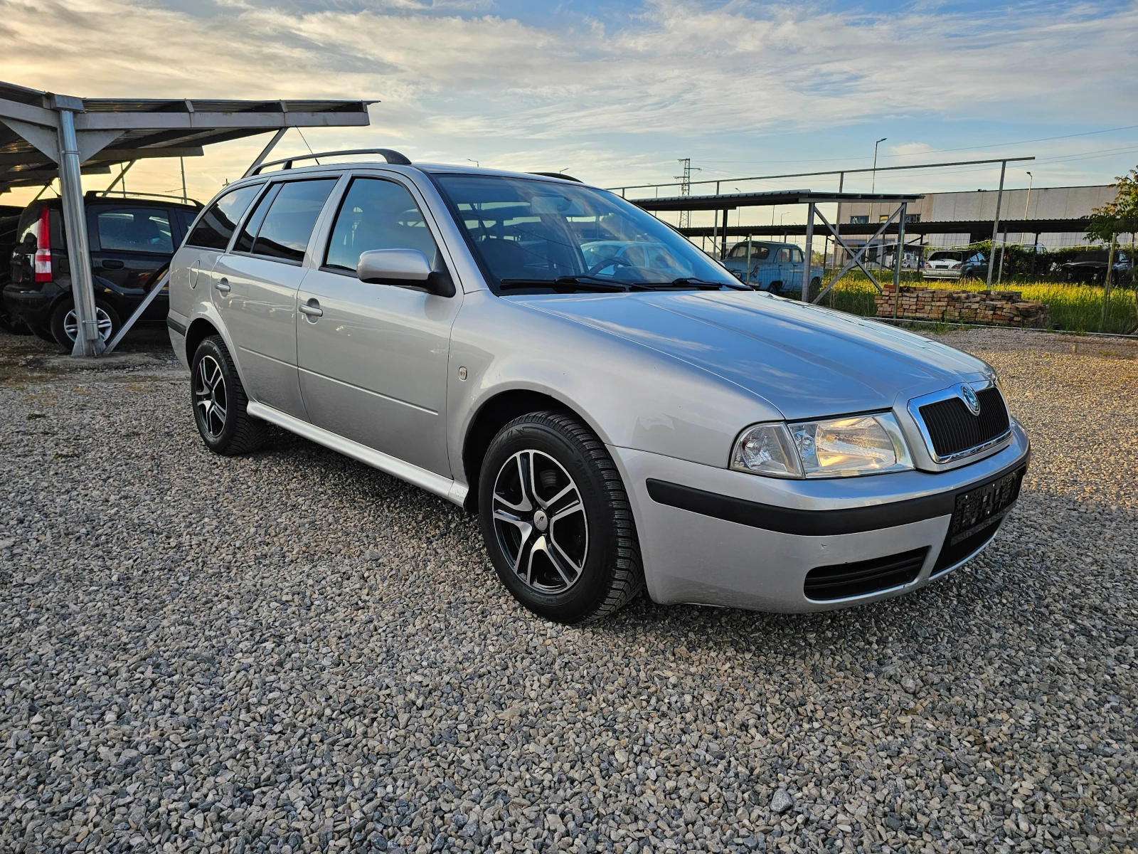 Skoda Octavia 1.9TDI 90kc  Feislift 207000km, снимка 3 - Автомобили и джипове - 54975904