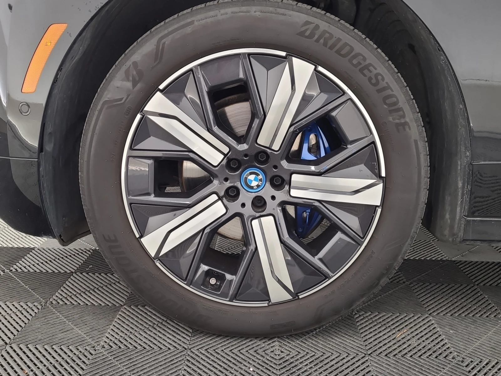 BMW iX xDrive40, снимка 6 - Автомобили и джипове - 55554837