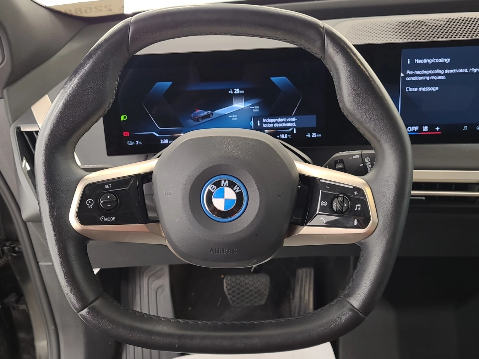 BMW iX xDrive40, снимка 11 - Автомобили и джипове - 55554837