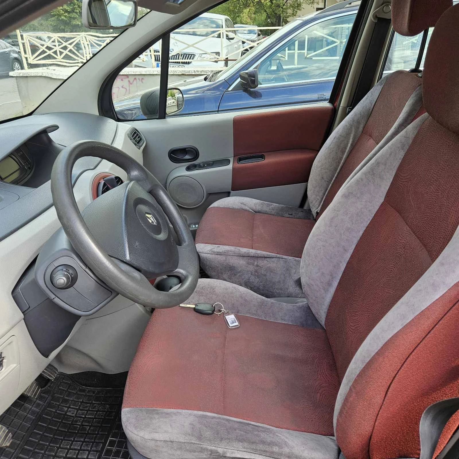 Renault Modus 1.5 dci, снимка 16 - Автомобили и джипове - 55942392