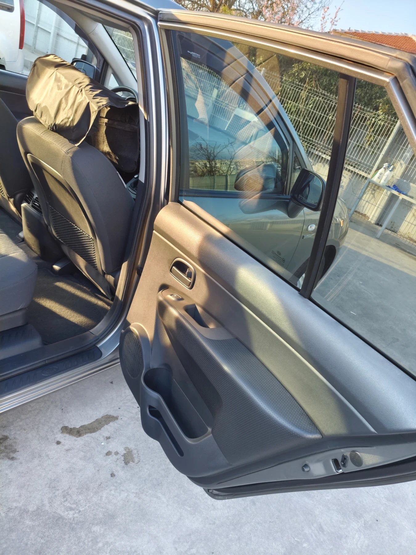 Kia Carens, снимка 11 - Автомобили и джипове - 55991630