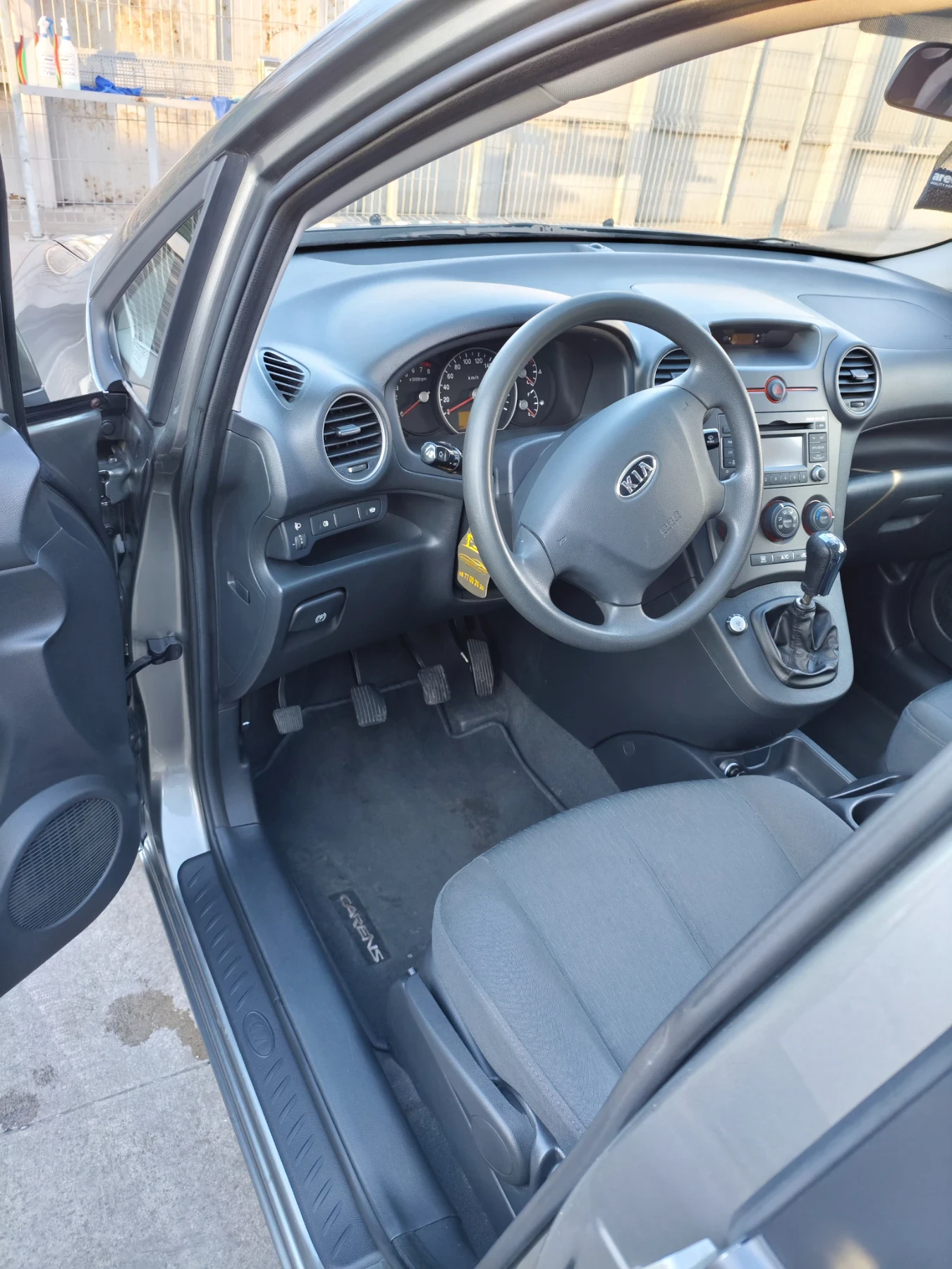 Kia Carens, снимка 3 - Автомобили и джипове - 55991630