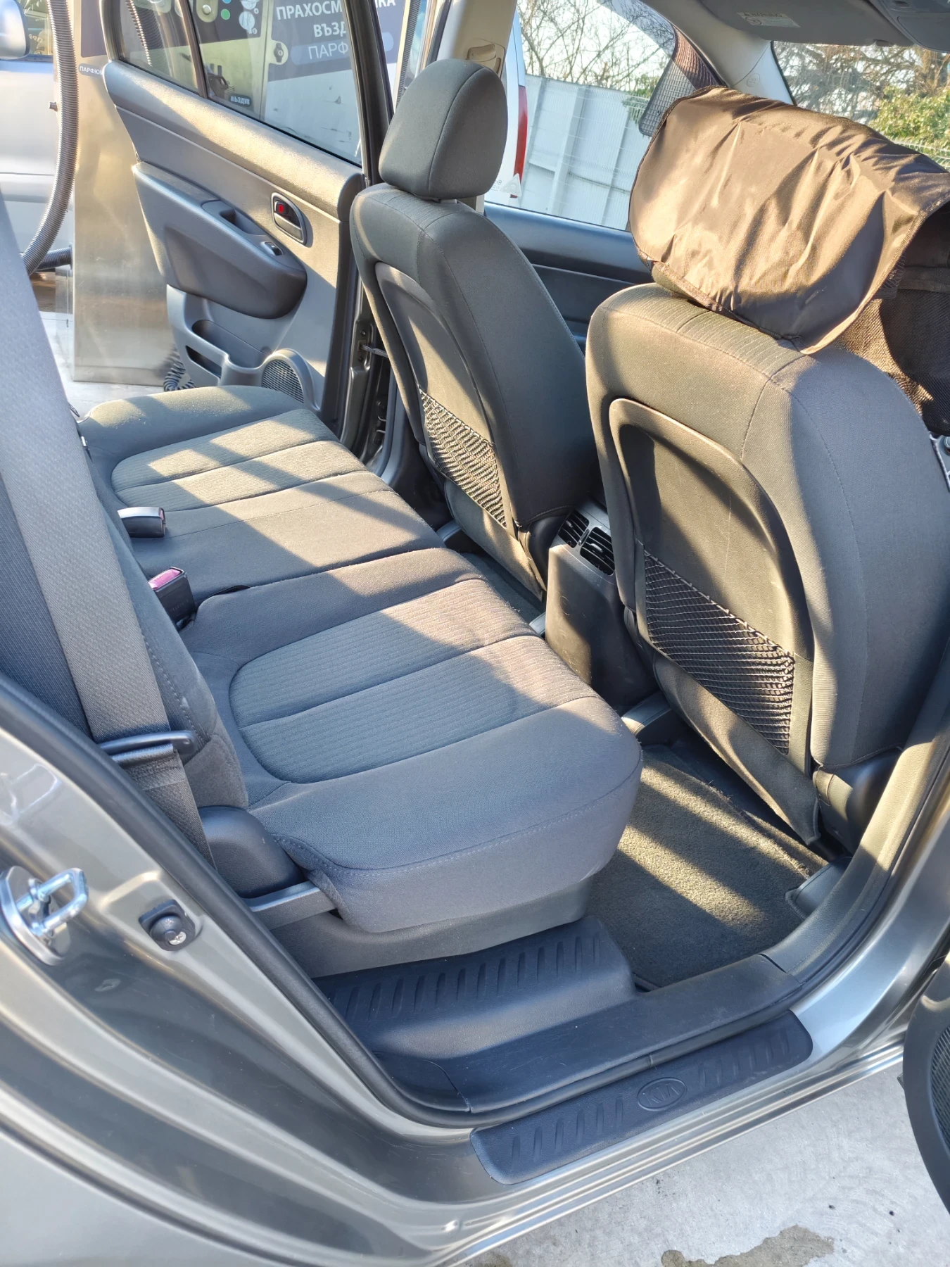 Kia Carens, снимка 12 - Автомобили и джипове - 55991630